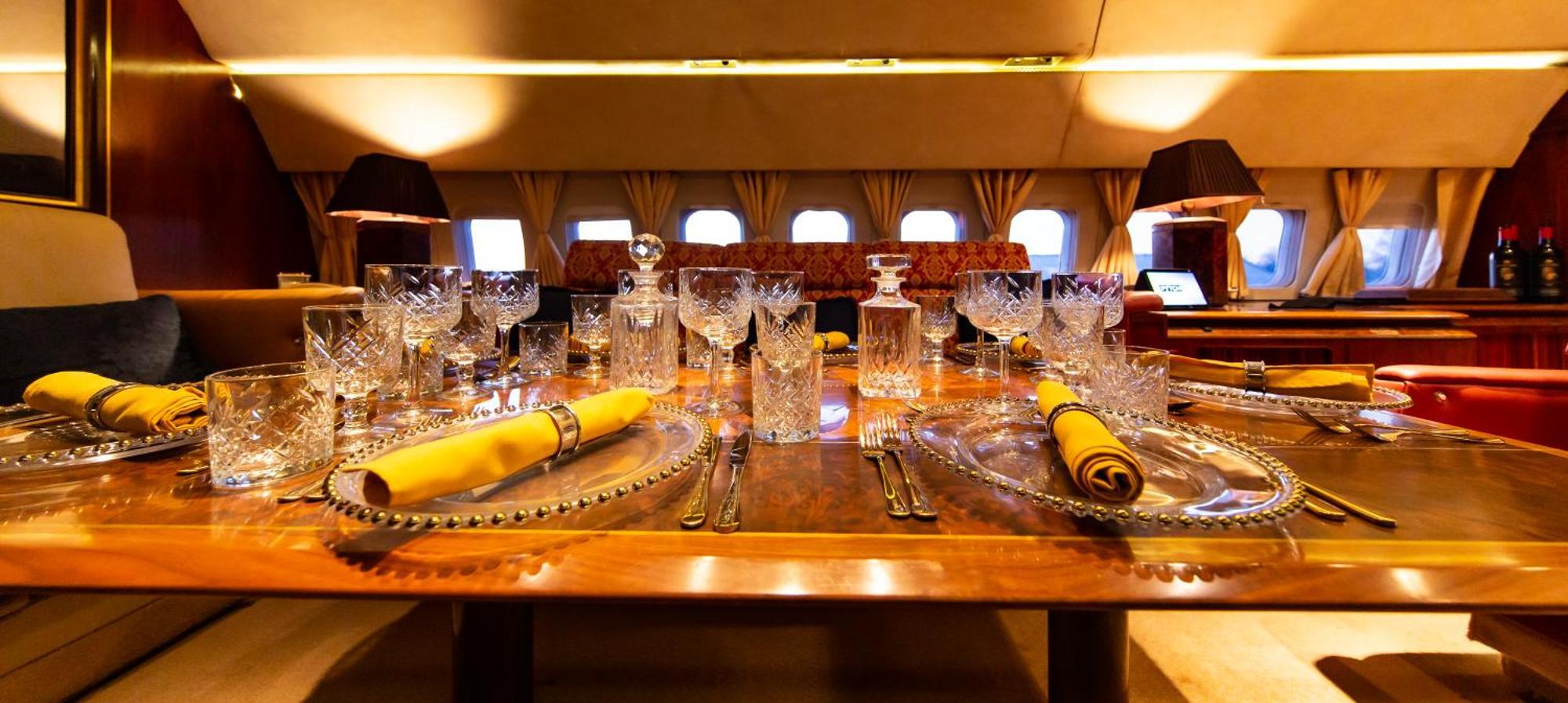 ホテル Boeing 727 Airliner Private Jet ブリストル エクステリア 写真